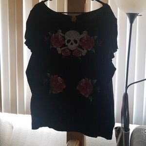 Skull and roses